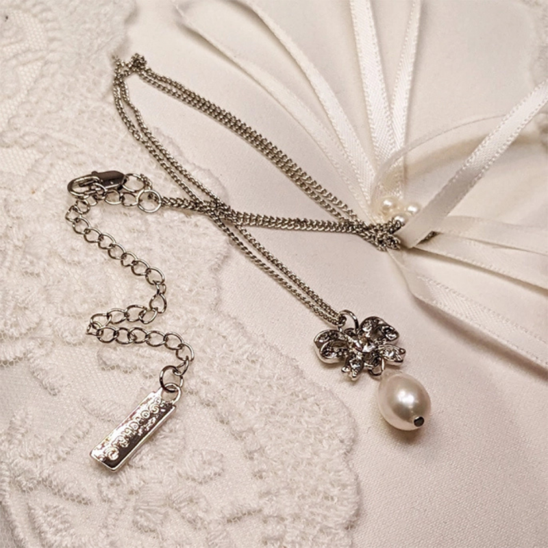 Necklace, VINTAGE Pearl & Bow